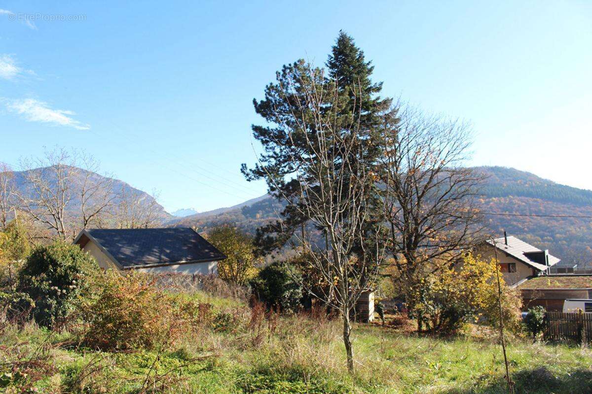 Terrain à SAINT-JEAN-D'ARVEY