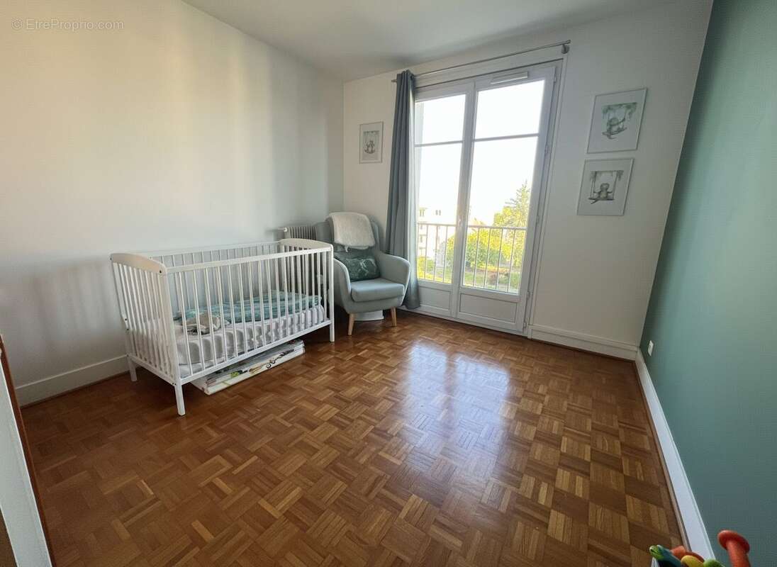 Appartement à LES CLAYES-SOUS-BOIS