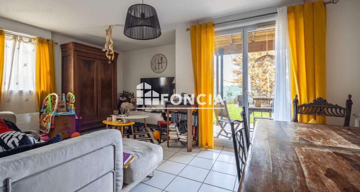 Maison à CASTELGINEST