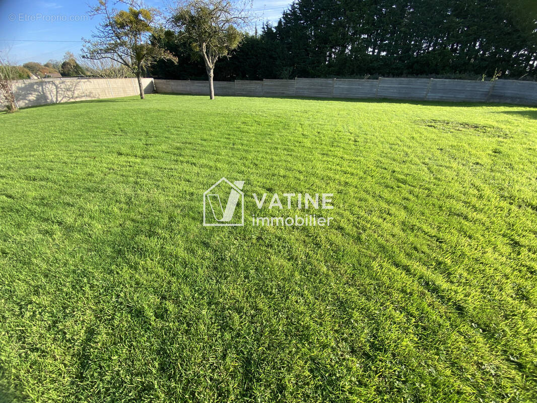 Terrain à YVETOT