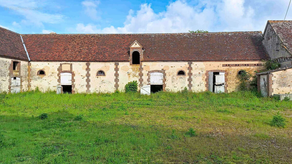 Ancien corps de ferme sur plus de 3.5 hectares - saint-ange-et-torcay - photo 13