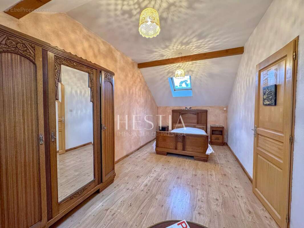 Maison à MONTAGNY-LES-LANCHES