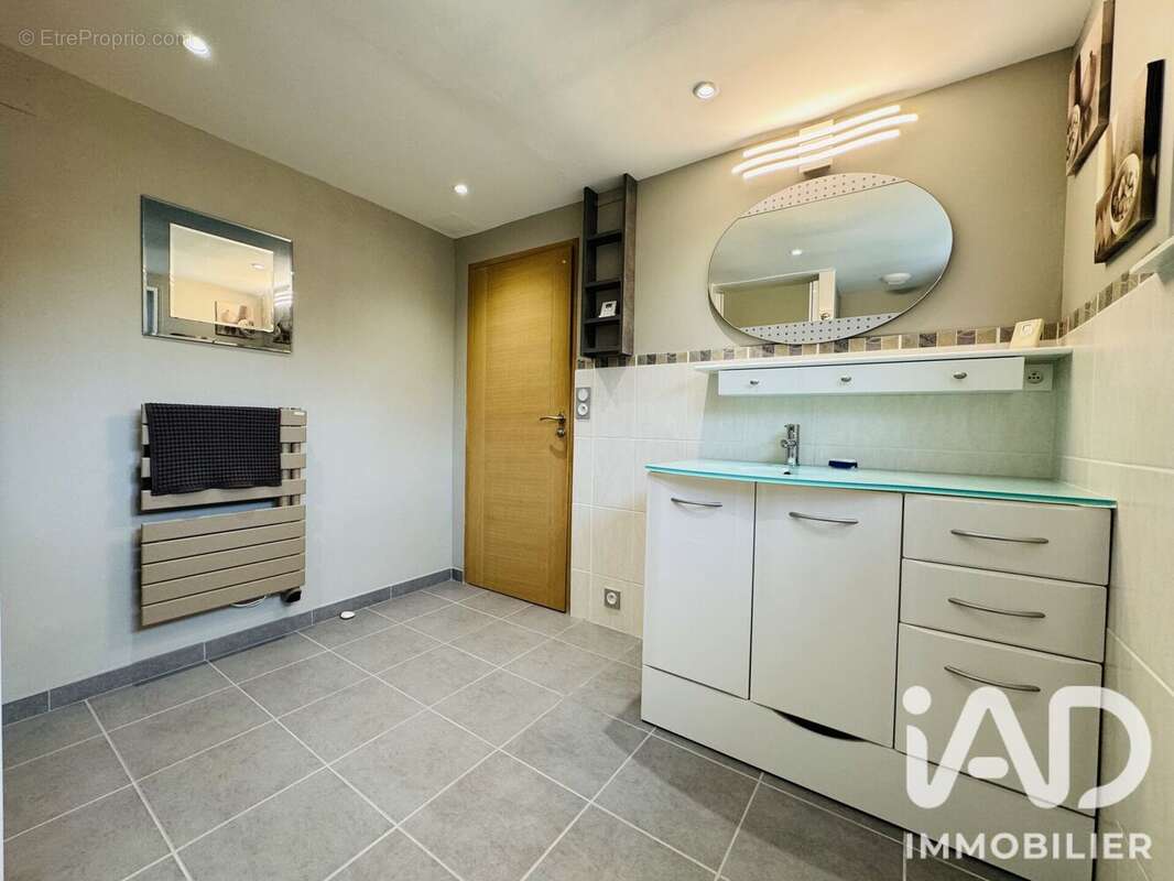 Maison 171 m² à Le Mesnil-Rouxelin  - photo 5