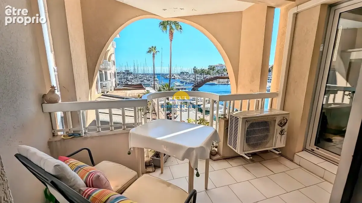 2p 46m2 vue mer / port frejus - photo 2