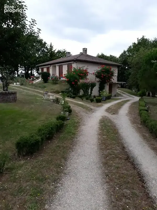 Propriété de caractère avec maison et dépendances sur 24 hectares dans le Lot - photo 5