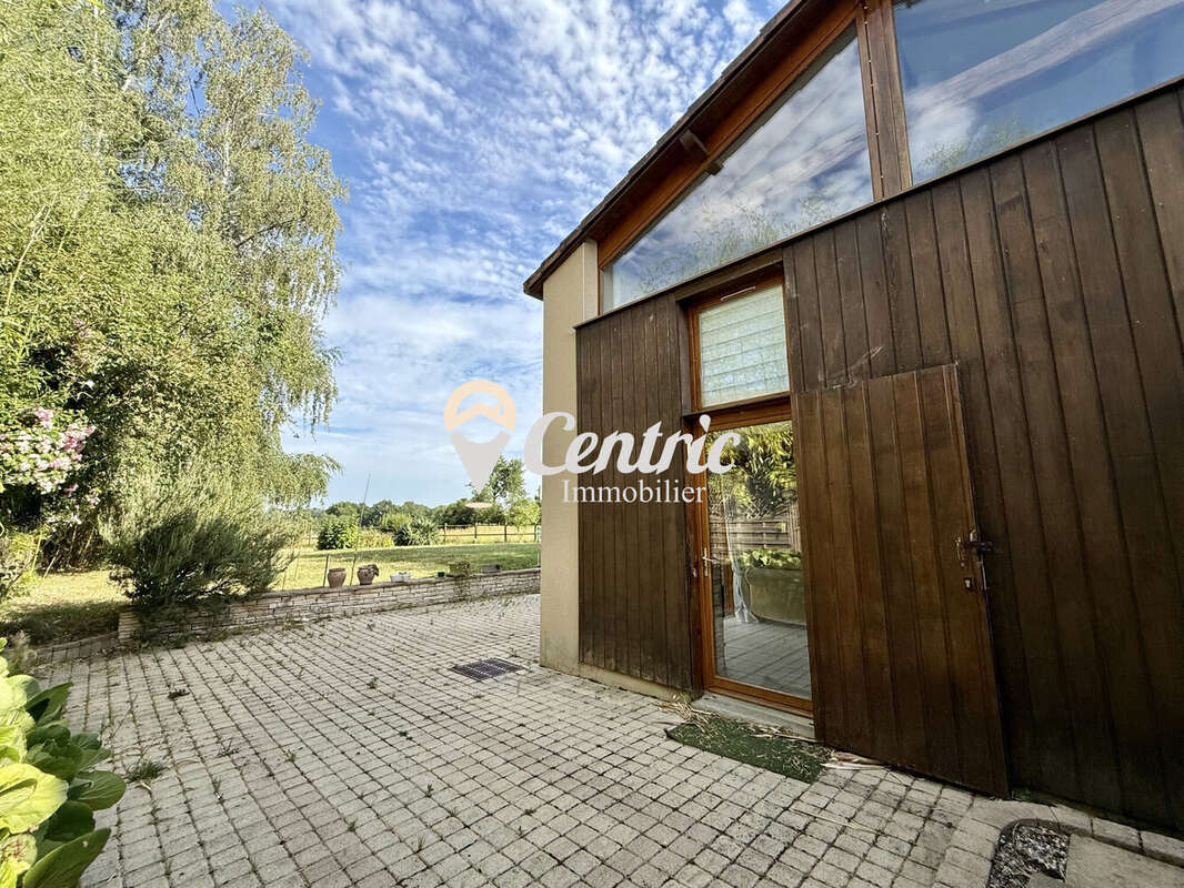 Maison 75 m² à Le Pin  - photo 6