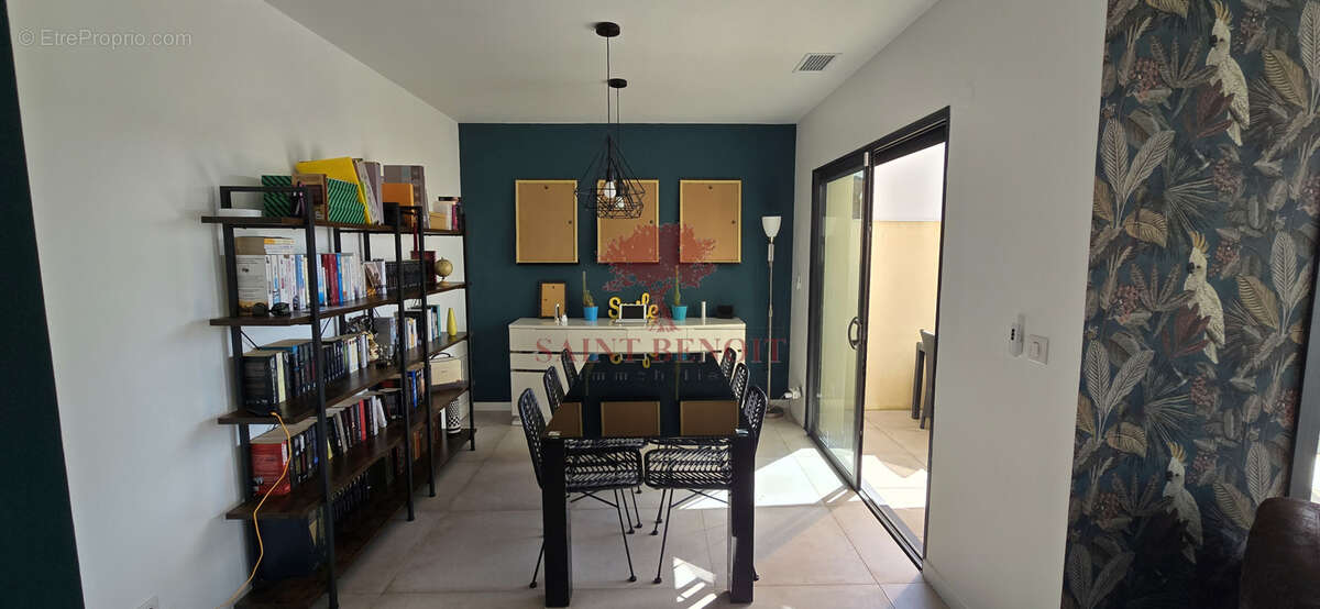 A VENDRE - A JONQUIERES - VILLA CONTEMPORAINE DE TYPE T3 de 129m2 avec garage,  jardin paysagé et piscine - photo 7