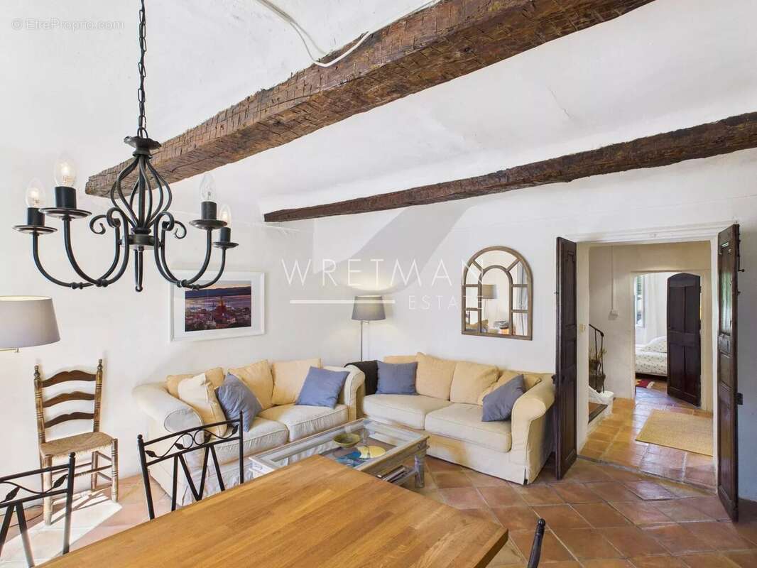 Maison à LA GARDE-FREINET
