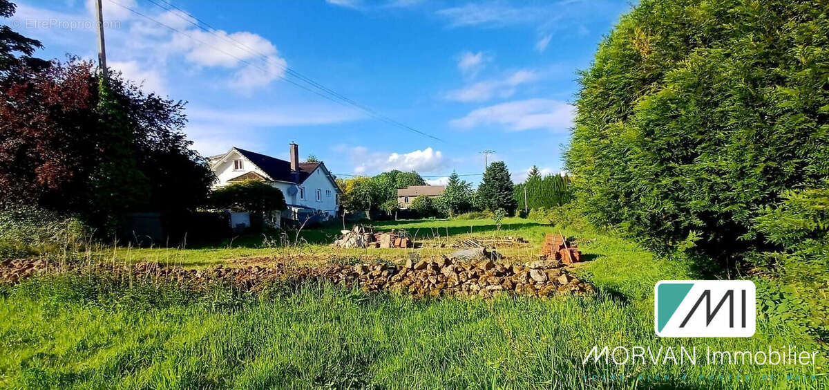 Terrain à LES ESSARTS-LE-ROI