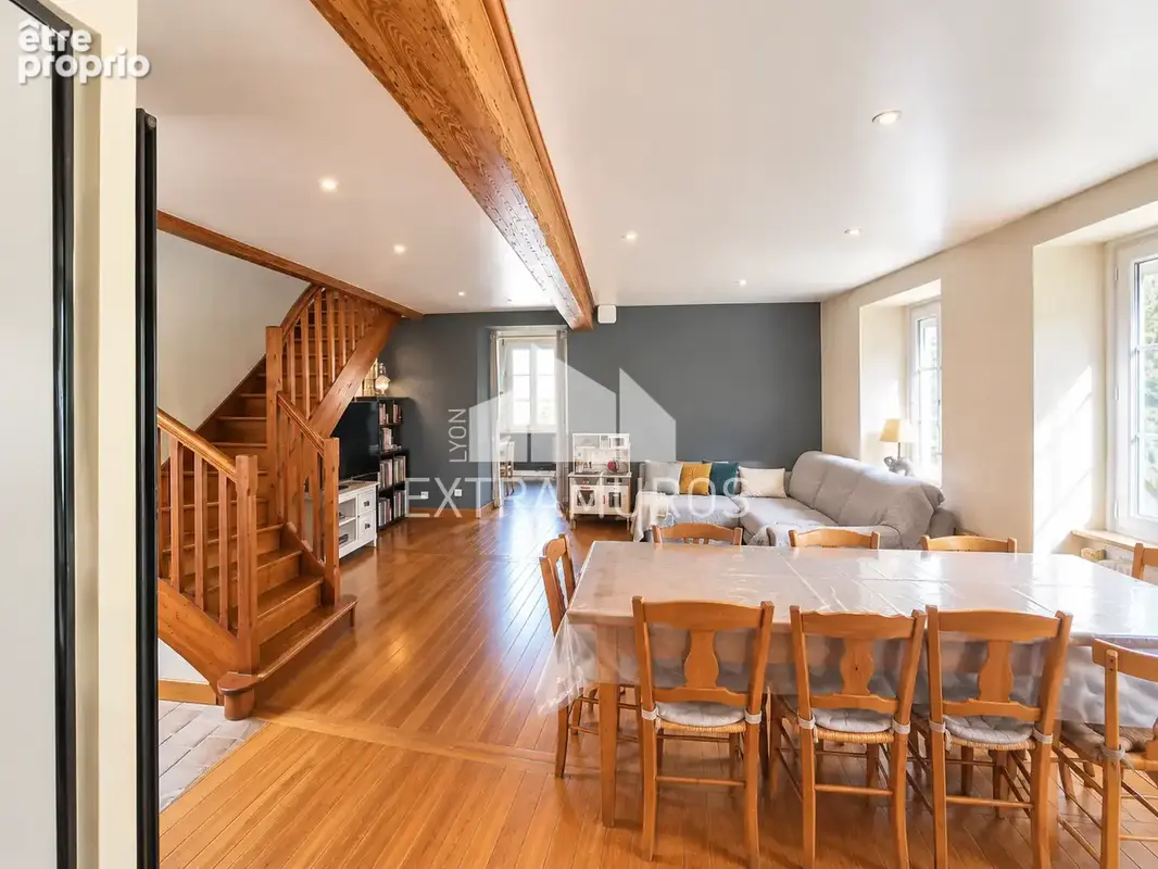 A vendre au coeur du bourg de courzieu maison ancienne renovee  de 120 m2 avec terrasse + annexes - photo 2