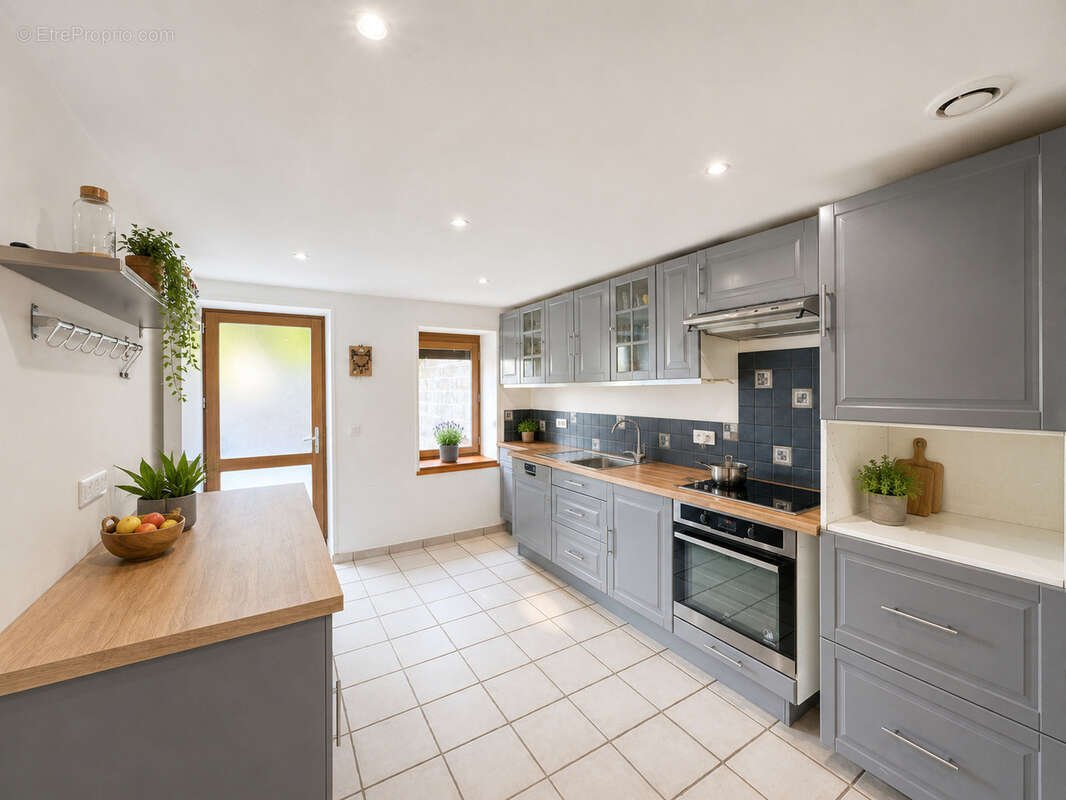 Maison rénovée, dépendances, écuries, carrière   1,9 ha de terrain - photo 3