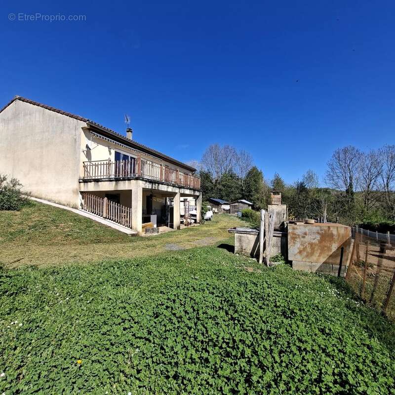 Maison à SAINT-PIERRE-DE-TRIVISY