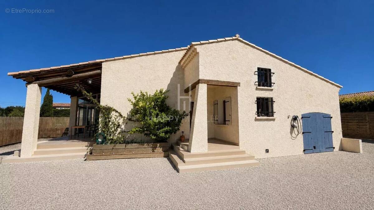 Maison à MOURIES