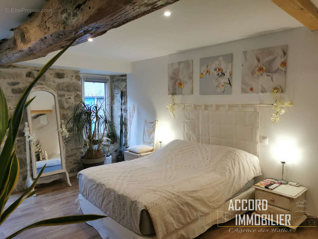 Maison à LA SALVETAT-SUR-AGOUT