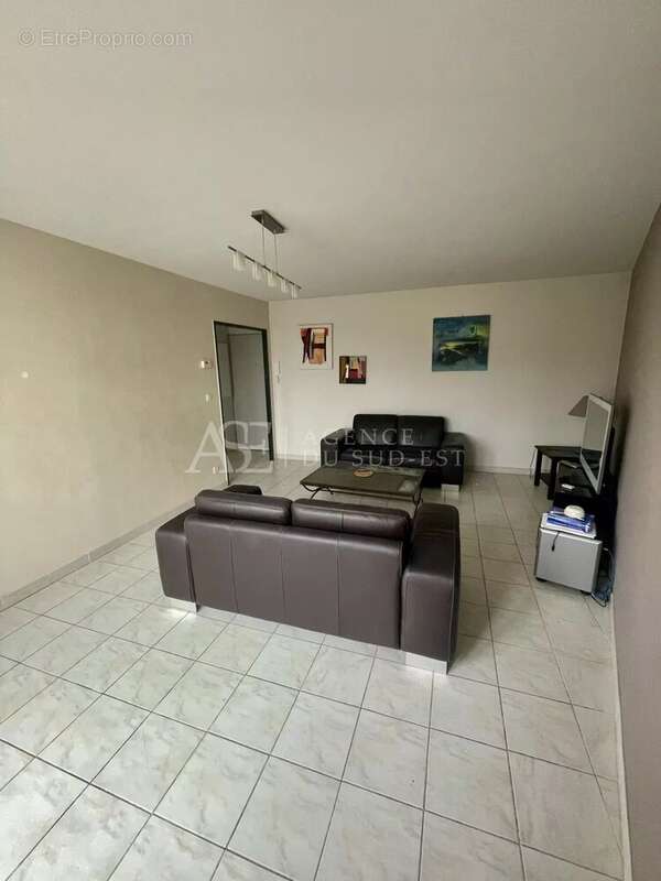 Appartement à VENELLES