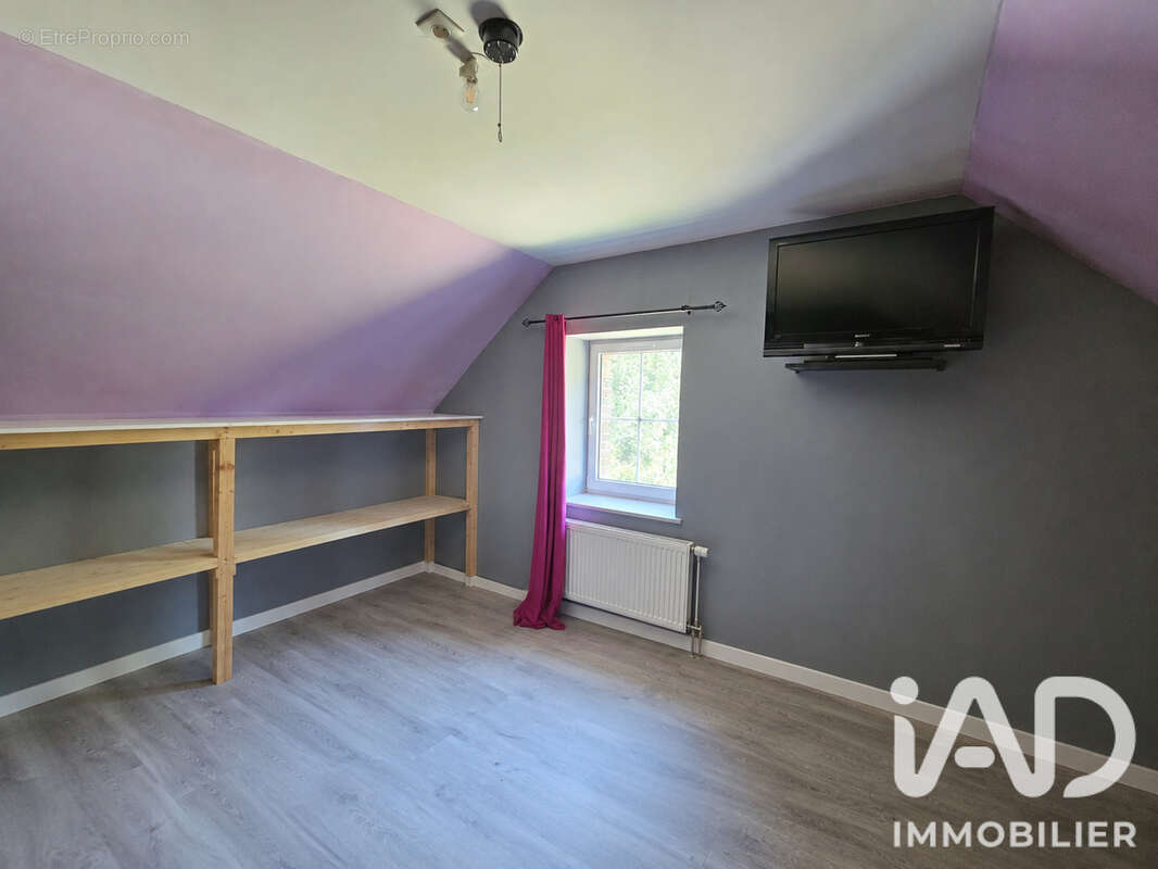 Maison 160 m² à Saint-Maurice-Thizouaille  - photo 8