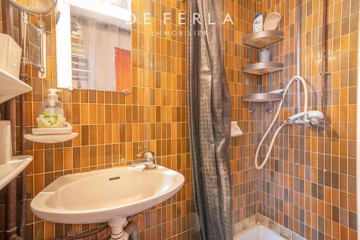 Appartement à PARIS-14E