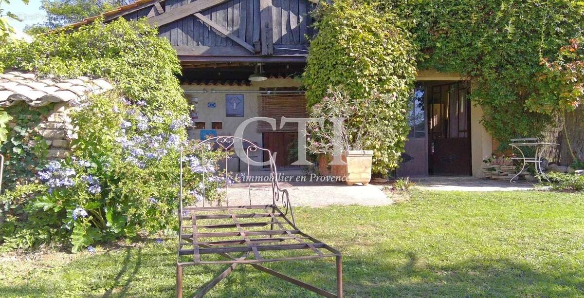 Maison à VAISON-LA-ROMAINE