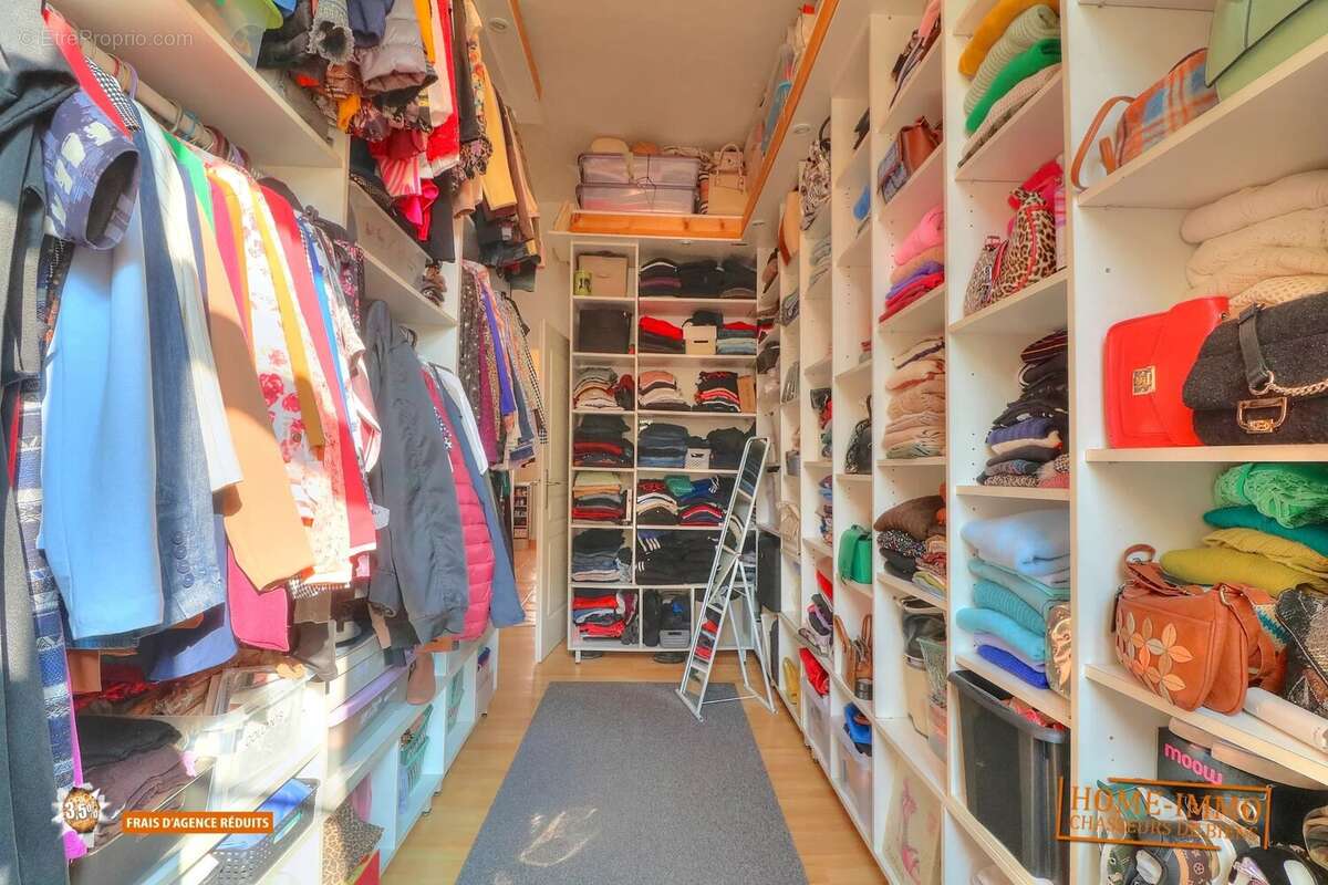 Appartement à VALLAURIS