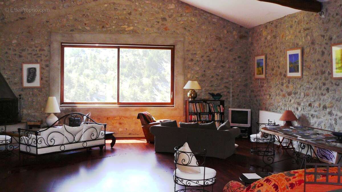 Maison à BUIS-LES-BARONNIES