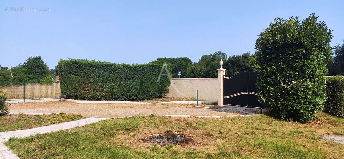 Maison  Individuelle familiale F5 fonctionnelle avec double garage. - photo 15