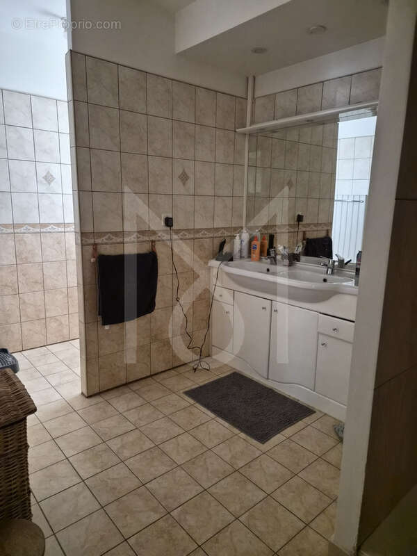 Appartement à AURIOL