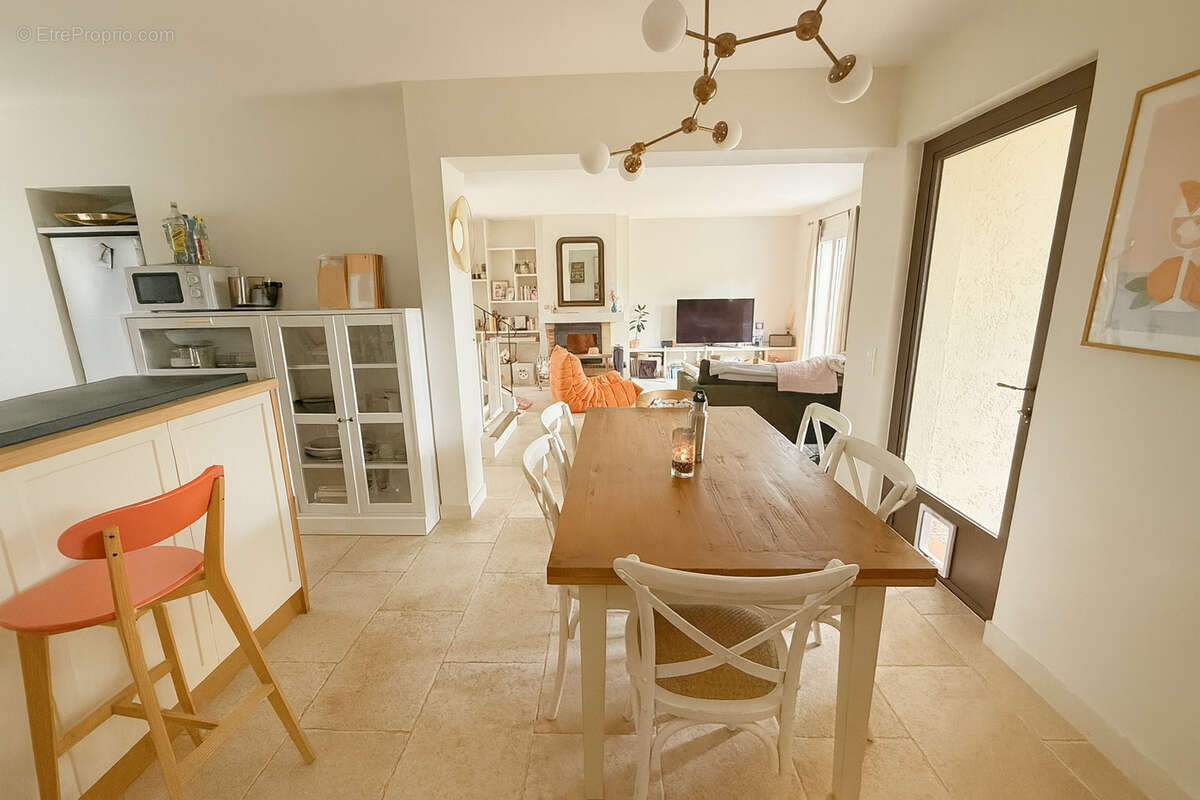 Maison à SOLLIES-PONT