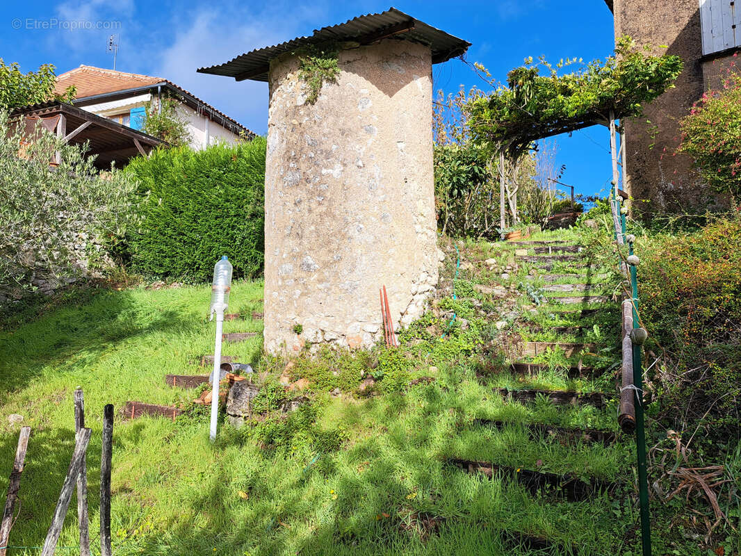Maison à AUBETERRE-SUR-DRONNE