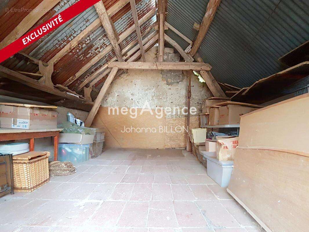 Maison de charme avec véranda, annexes et caves !! - photo 11