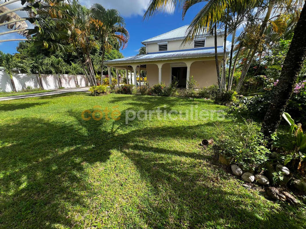 Maison à BAIE-MAHAULT