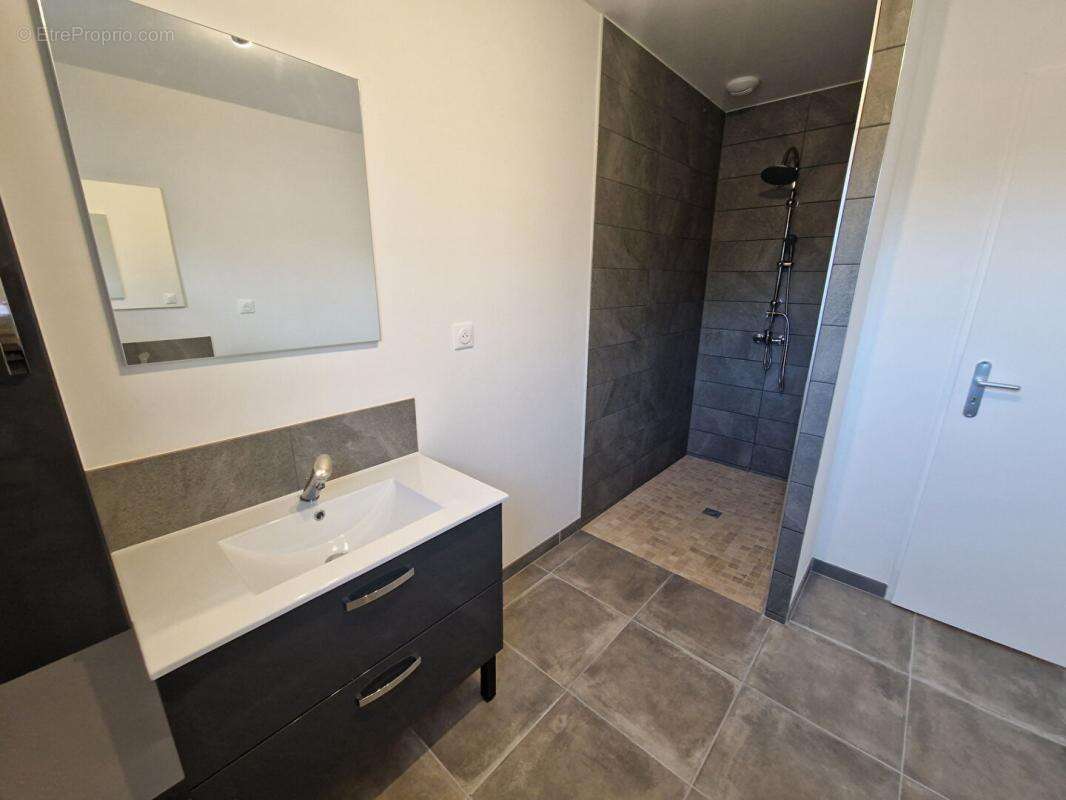Maison neuve de plain pied  de 101 m2 secteur Civray, 3 chambres, jardin - photo 7