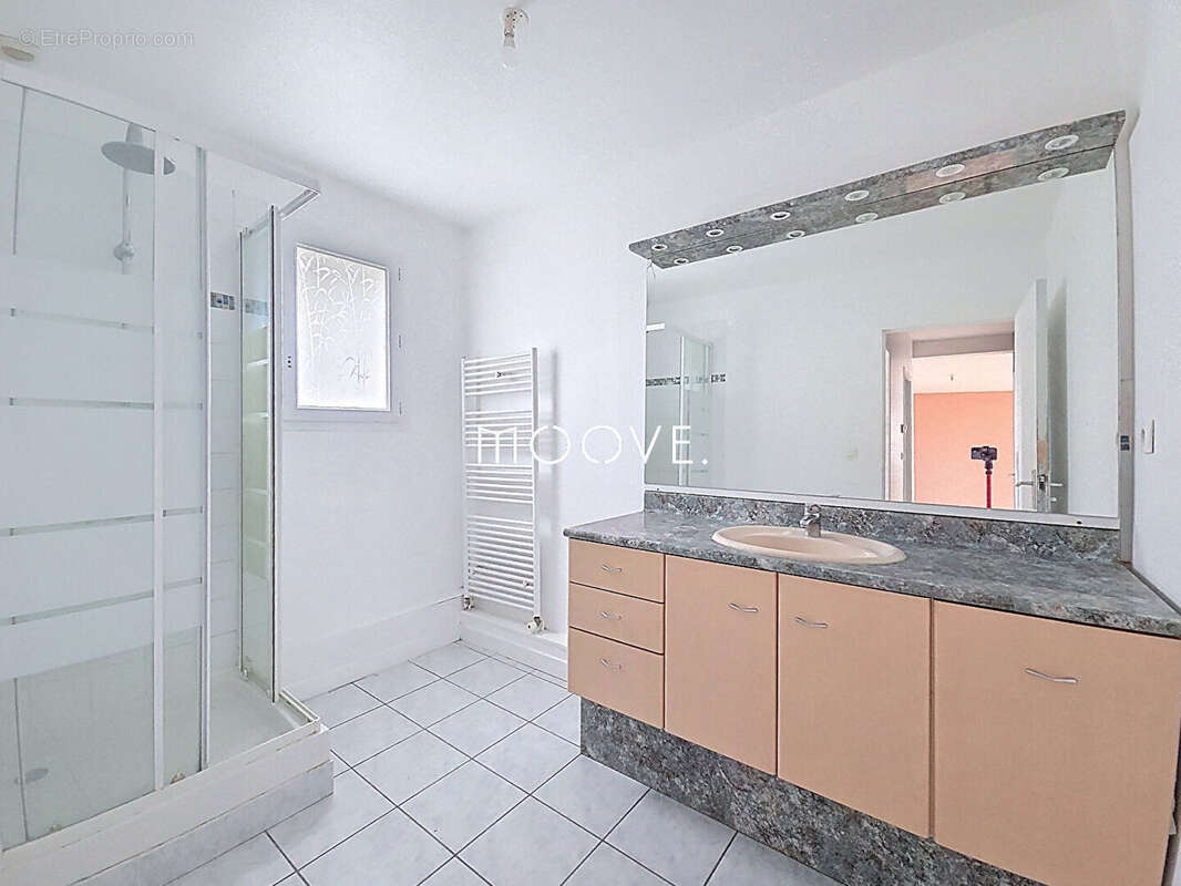 Maison à SAINT-ETIENNE-DU-ROUVRAY