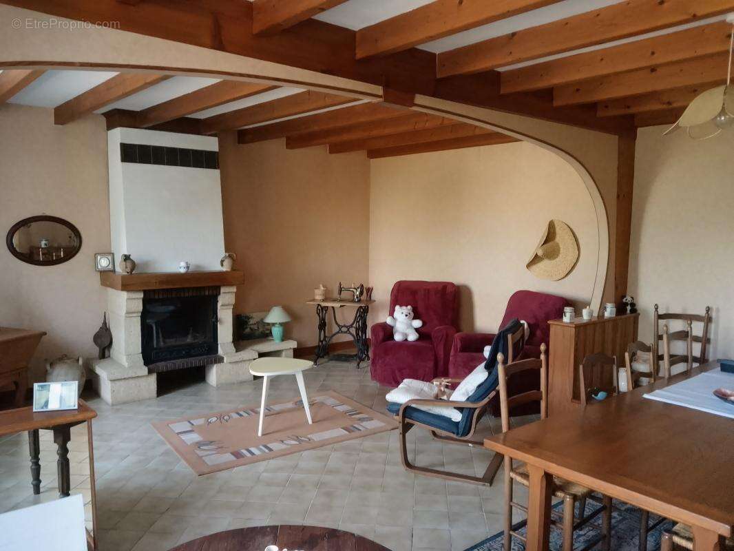 Maison 98 m² à Siecq  - photo 6