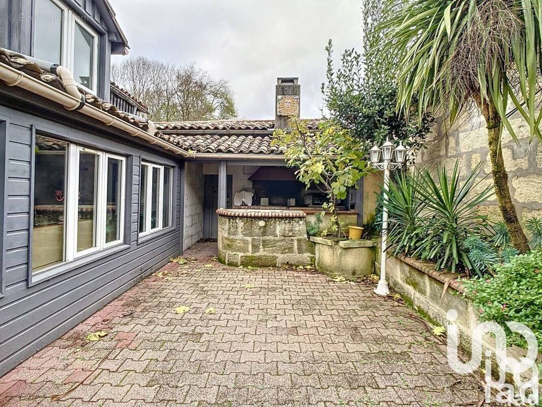 Photo 1 - Appartement à SAINT-MEDARD-DE-GUIZIERES