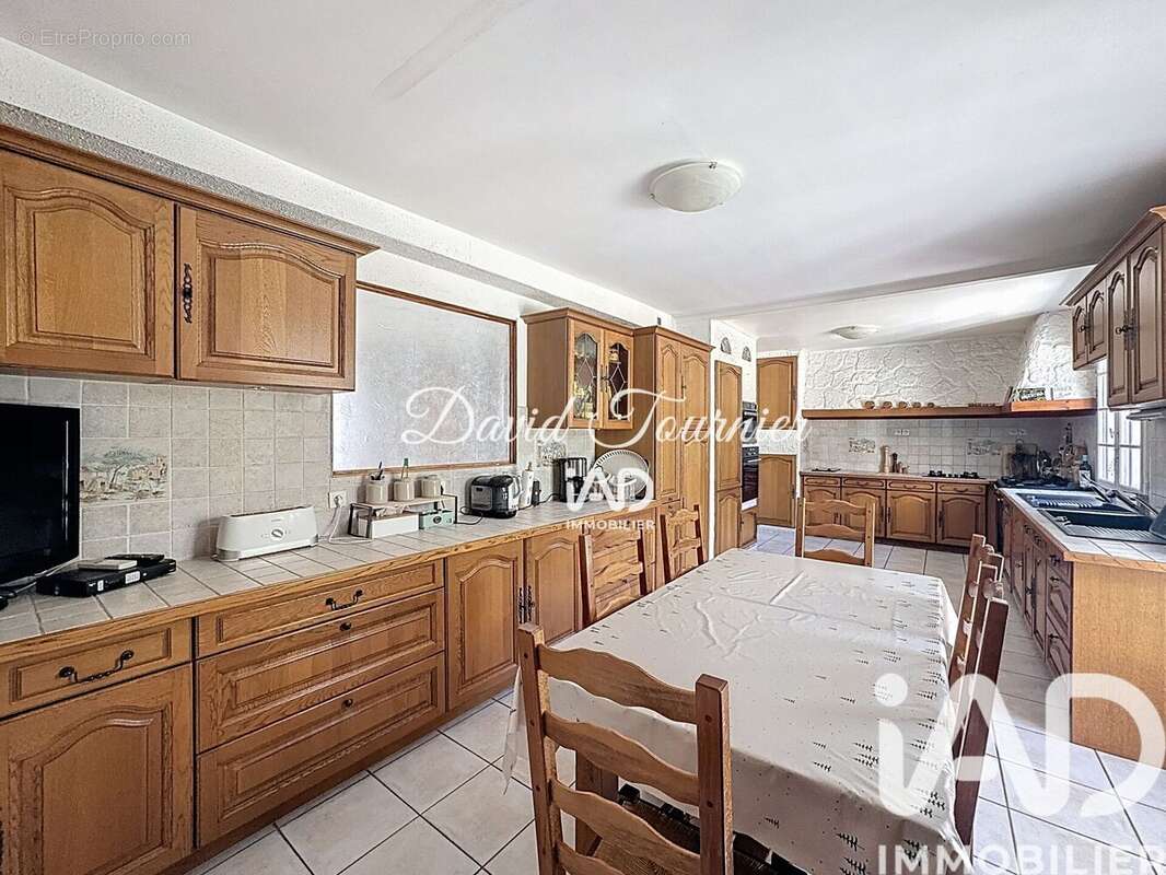 Maison 350 m² à Glaignes  - photo 6