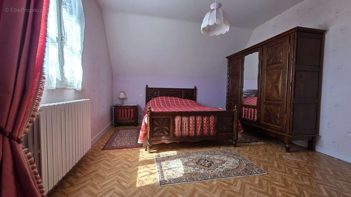 Maison à LENCLOITRE