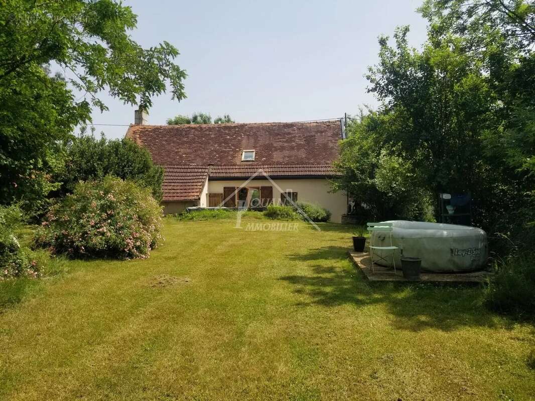 Maison à LE VILHAIN