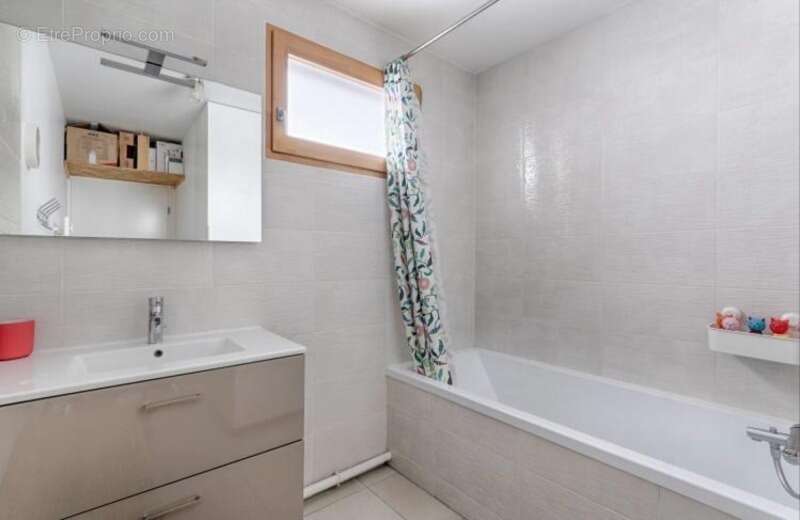 Appartement à AUBERVILLIERS
