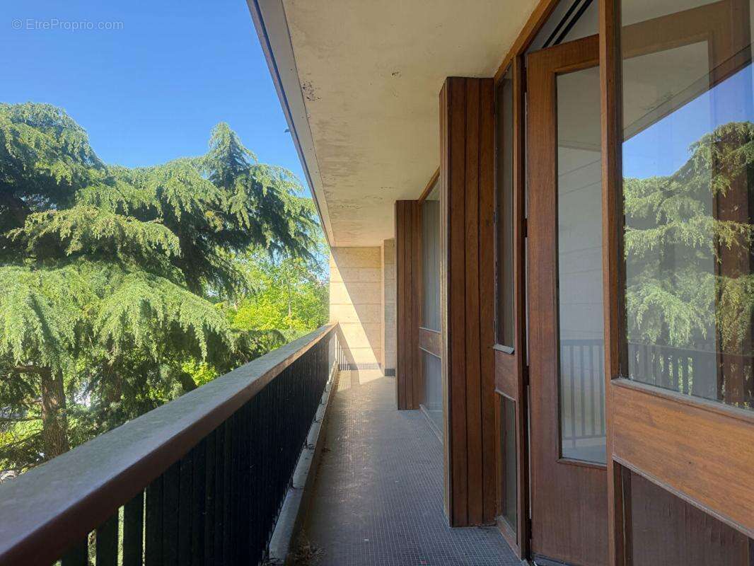 Appartement à LA CELLE-SAINT-CLOUD