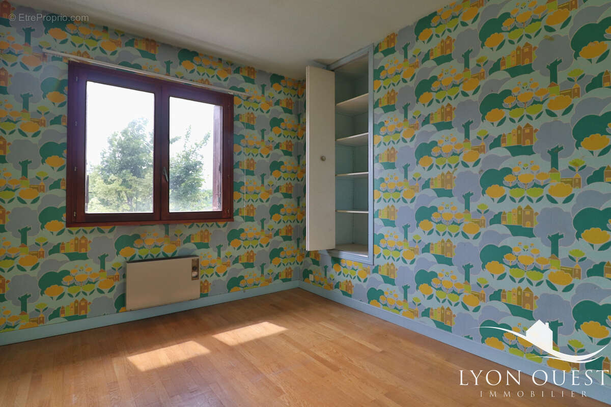 Maison à LA TOUR-DE-SALVAGNY