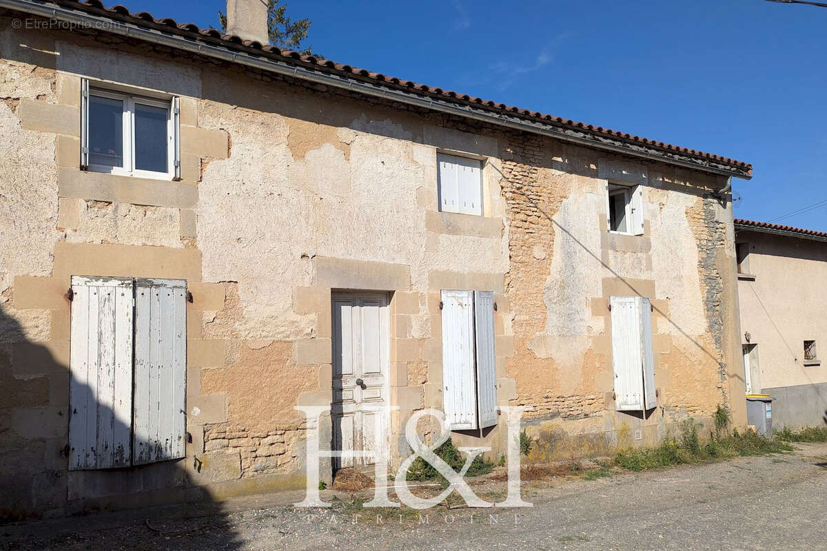 Maison ancienne à rénover, MIGNE-AUXANCES - photo 3