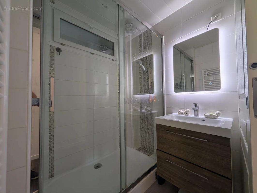 Appartement à LES CLAYES-SOUS-BOIS