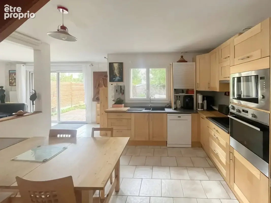 Maison d'architecte à vendre à Saint-Barthélemy d'Anjou avec terrasses et atelier - photo 3