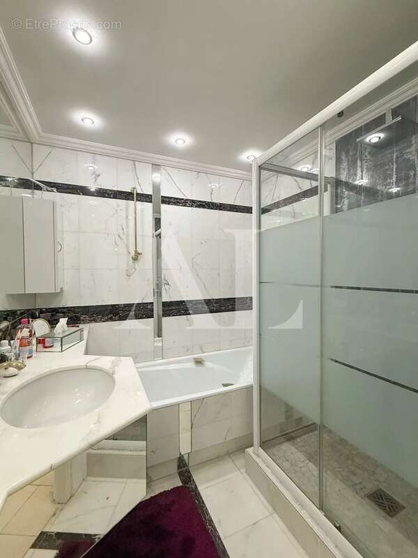 Appartement à VALLAURIS