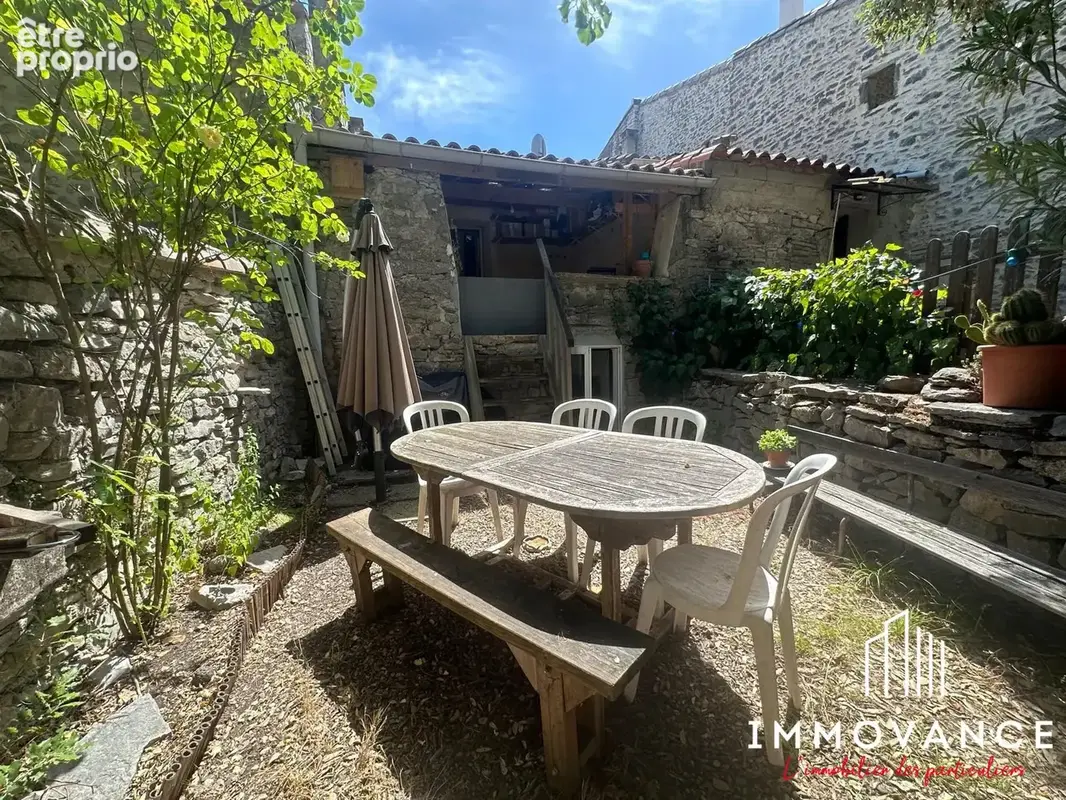 Maison 93 m² à Claret  - photo 4
