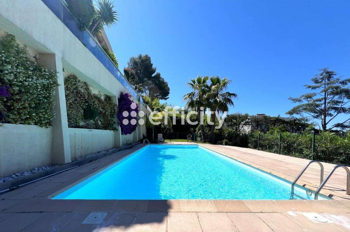 Appartement à LE CANNET