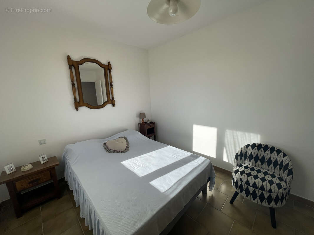 Maison à SAINT-LAURENT-DE-LA-SALANQUE