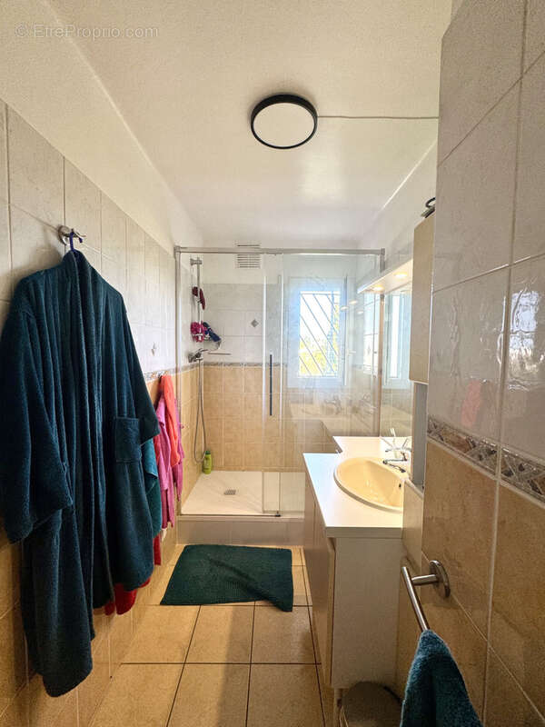 Appartement à SIX-FOURS-LES-PLAGES