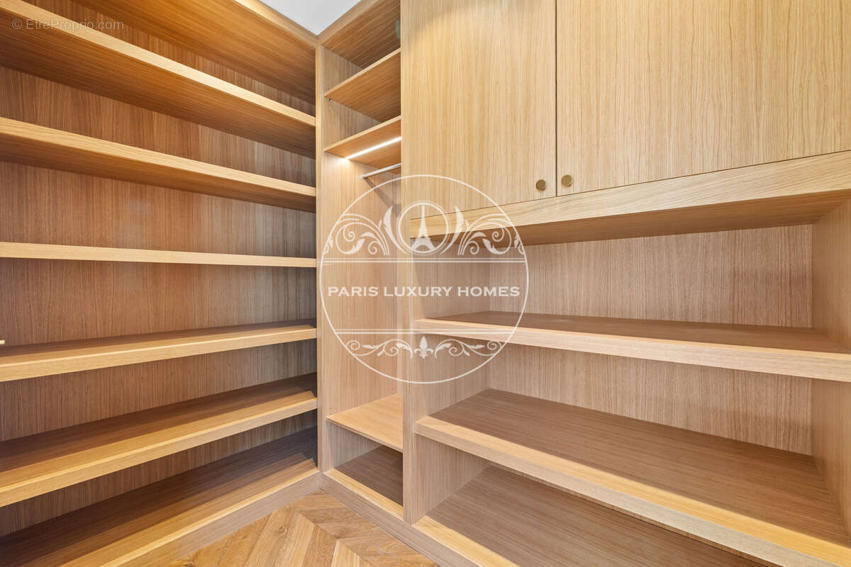 Appartement à PARIS-7E