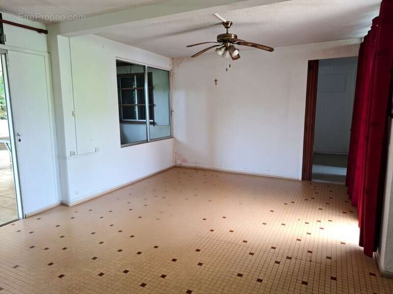 Maison à PETIT-BOURG